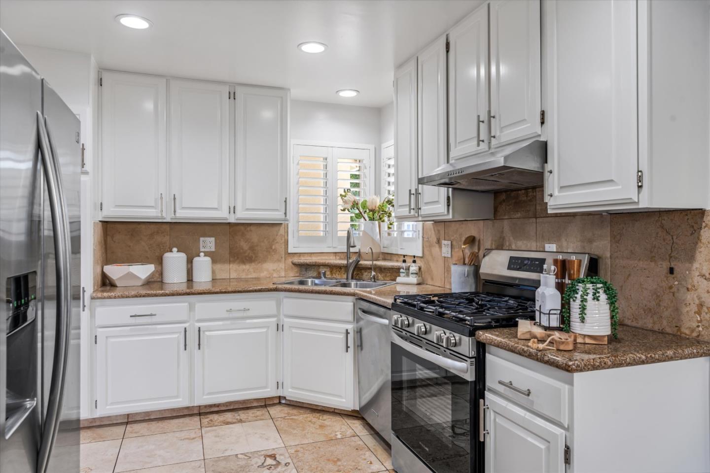 Detail Gallery Image 8 of 24 For 100 Highland Oaks Dr, Los Gatos,  CA 95032 - 4 Beds | 2 Baths