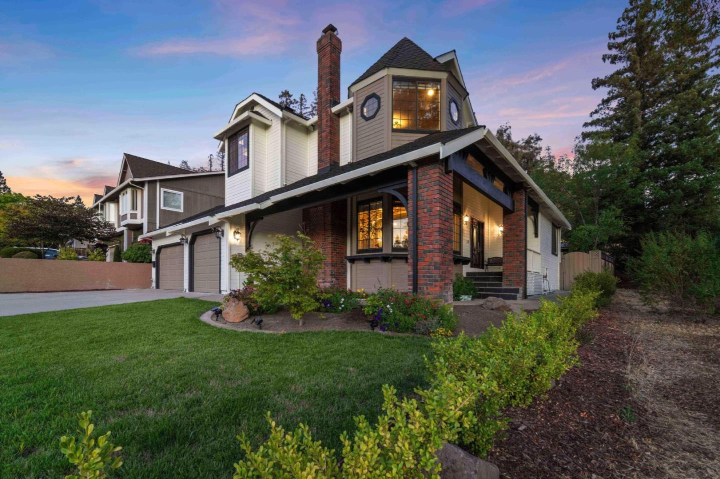 Detail Gallery Image 12 of 86 For 1128 Foxhurst Way, San Jose,  CA 95120 - 5 Beds | 4 Baths