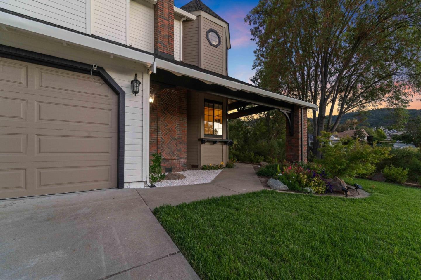 Detail Gallery Image 9 of 86 For 1128 Foxhurst Way, San Jose,  CA 95120 - 5 Beds | 4 Baths