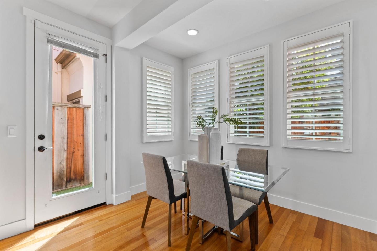 Detail Gallery Image 7 of 18 For 929 Rincon St, Mountain View,  CA 94040 - 3 Beds | 2/1 Baths