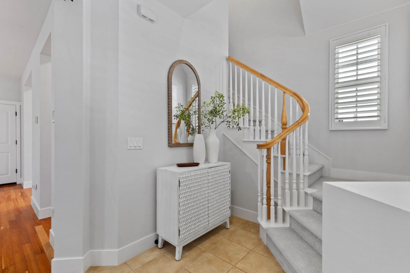 Detail Gallery Image 8 of 18 For 929 Rincon St, Mountain View,  CA 94040 - 3 Beds | 2/1 Baths