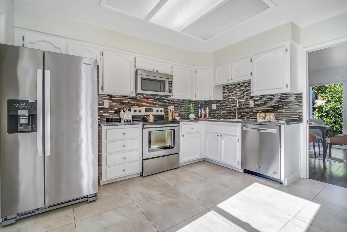 Detail Gallery Image 15 of 35 For 974 Dempsey Rd, Milpitas,  CA 95035 - 2 Beds | 2 Baths