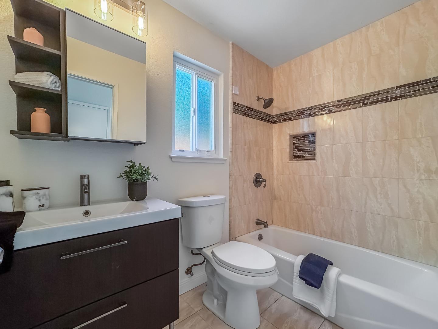 Detail Gallery Image 29 of 35 For 974 Dempsey Rd, Milpitas,  CA 95035 - 2 Beds | 2 Baths