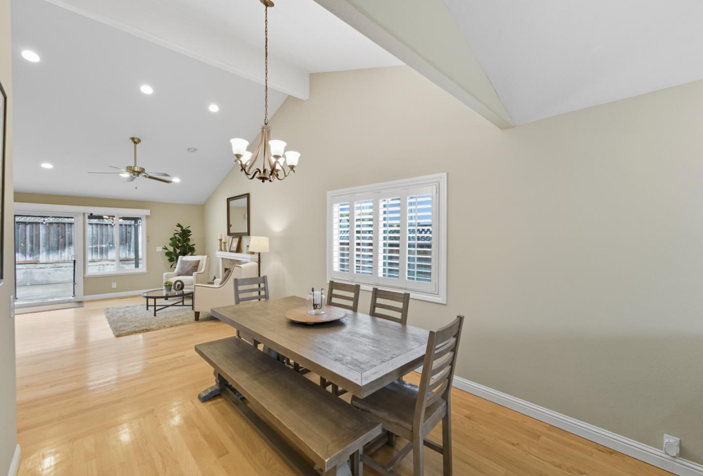 Detail Gallery Image 6 of 24 For 3761 Thousand Oaks Dr, San Jose,  CA 95136 - 4 Beds | 2 Baths