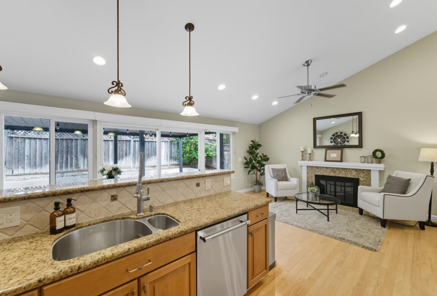 Detail Gallery Image 8 of 24 For 3761 Thousand Oaks Dr, San Jose,  CA 95136 - 4 Beds | 2 Baths
