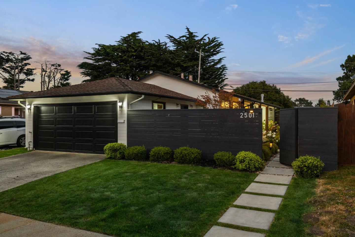 Detail Gallery Image 43 of 68 For 2501 Fleetwood Dr, San Bruno,  CA 94066 - 3 Beds | 3 Baths