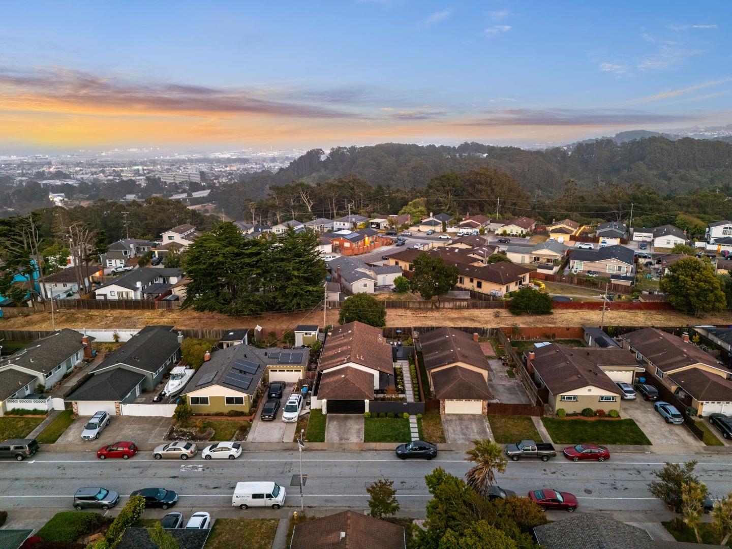 Detail Gallery Image 58 of 68 For 2501 Fleetwood Dr, San Bruno,  CA 94066 - 3 Beds | 3 Baths