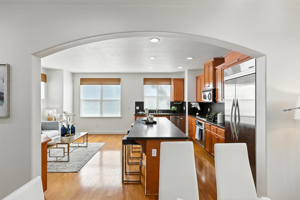 Detail Gallery Image 16 of 85 For 11510 Bianchini Ln, Cupertino,  CA 95014 - 3 Beds | 2/1 Baths