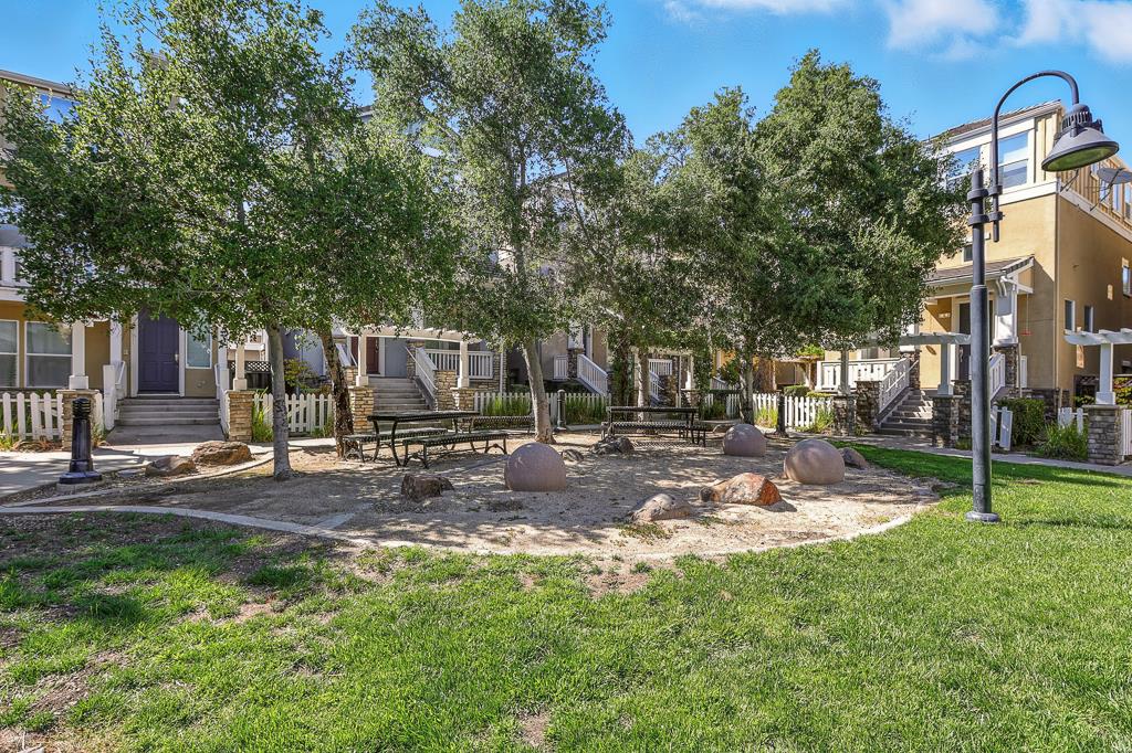 Detail Gallery Image 62 of 85 For 11510 Bianchini Ln, Cupertino,  CA 95014 - 3 Beds | 2/1 Baths