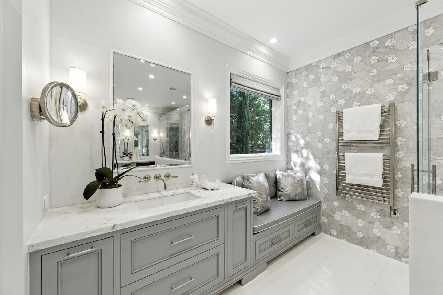 Detail Gallery Image 18 of 68 For 1355 Arbor Ave, Los Altos,  CA 94024 - 5 Beds | 3/1 Baths