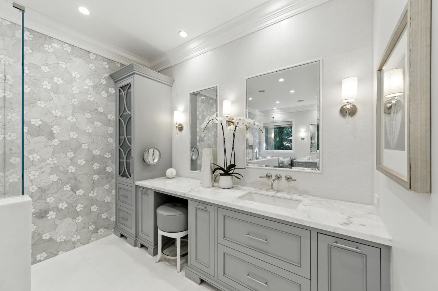 Detail Gallery Image 19 of 68 For 1355 Arbor Ave, Los Altos,  CA 94024 - 5 Beds | 3/1 Baths