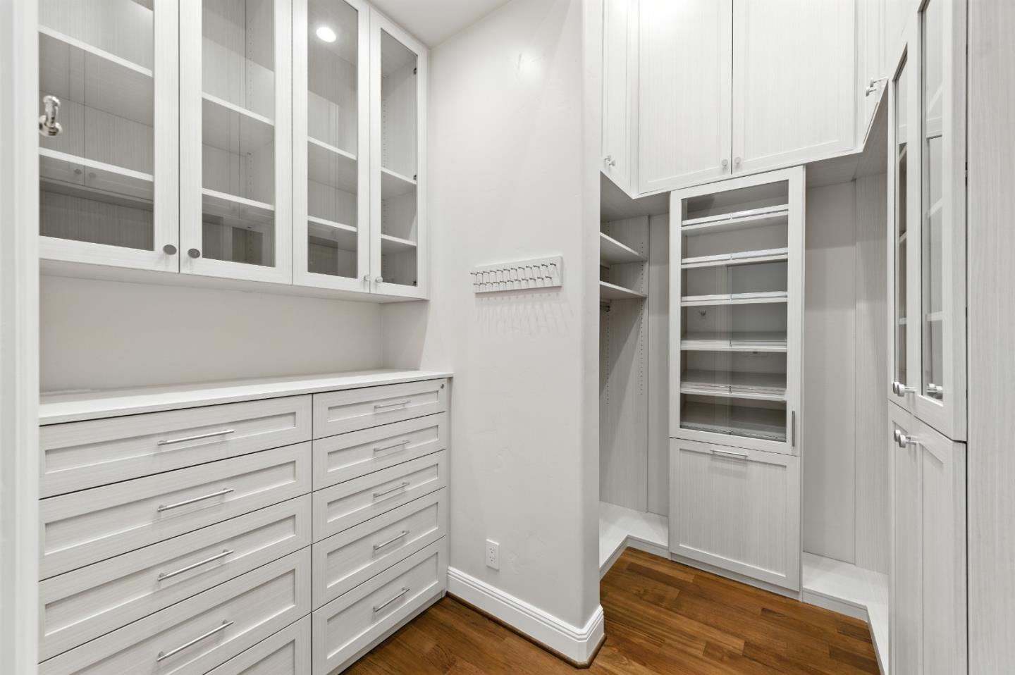 Detail Gallery Image 24 of 68 For 1355 Arbor Ave, Los Altos,  CA 94024 - 5 Beds | 3/1 Baths
