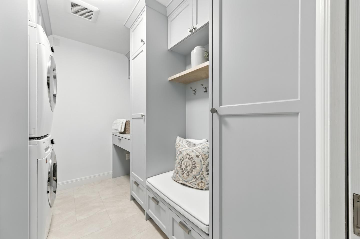Detail Gallery Image 51 of 68 For 1355 Arbor Ave, Los Altos,  CA 94024 - 5 Beds | 3/1 Baths