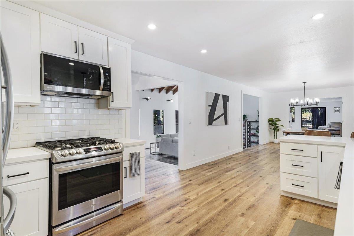 Detail Gallery Image 11 of 59 For 360 Braemoor Dr, Santa Cruz,  CA 95060 - 4 Beds | 3/1 Baths
