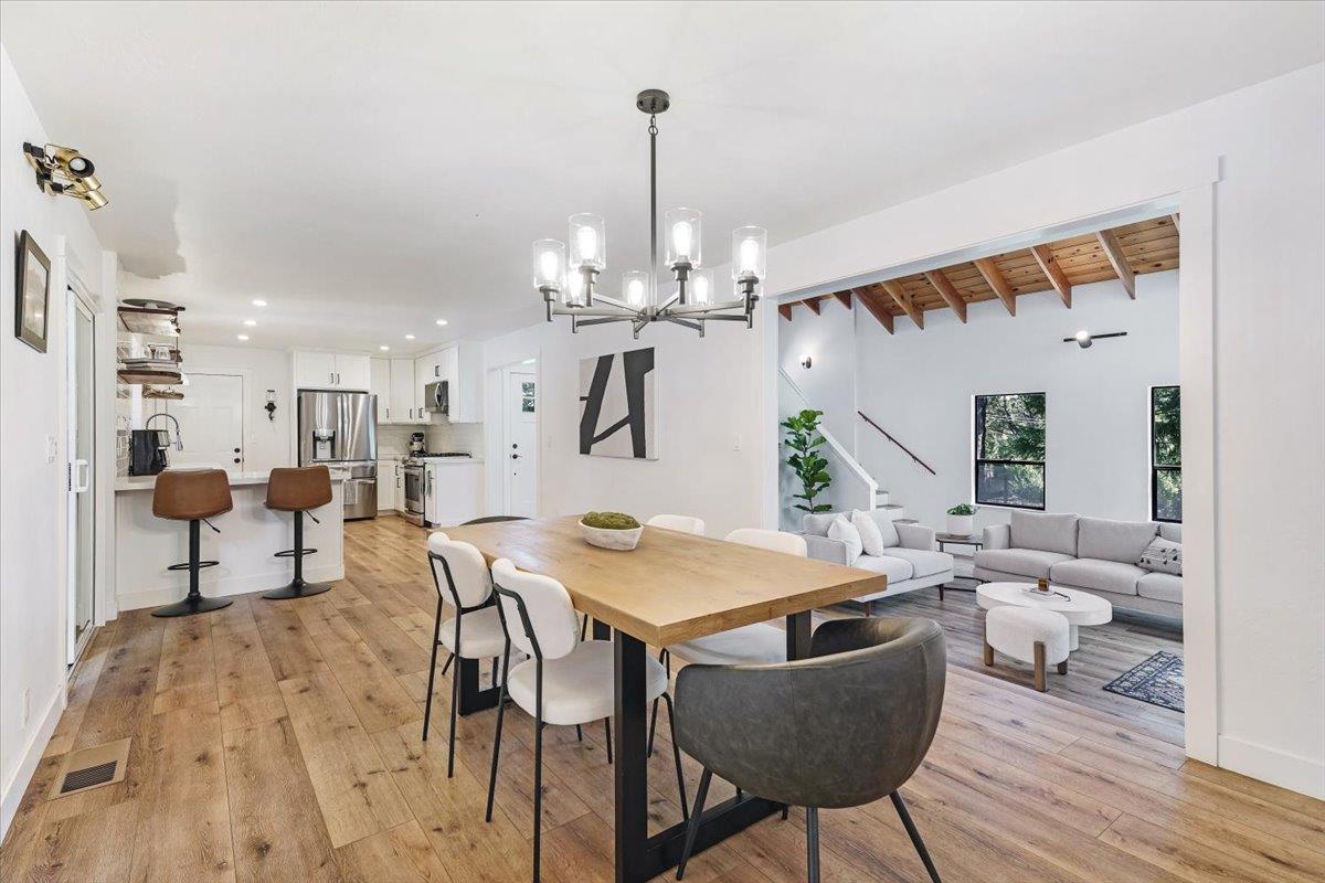 Detail Gallery Image 12 of 59 For 360 Braemoor Dr, Santa Cruz,  CA 95060 - 4 Beds | 3/1 Baths