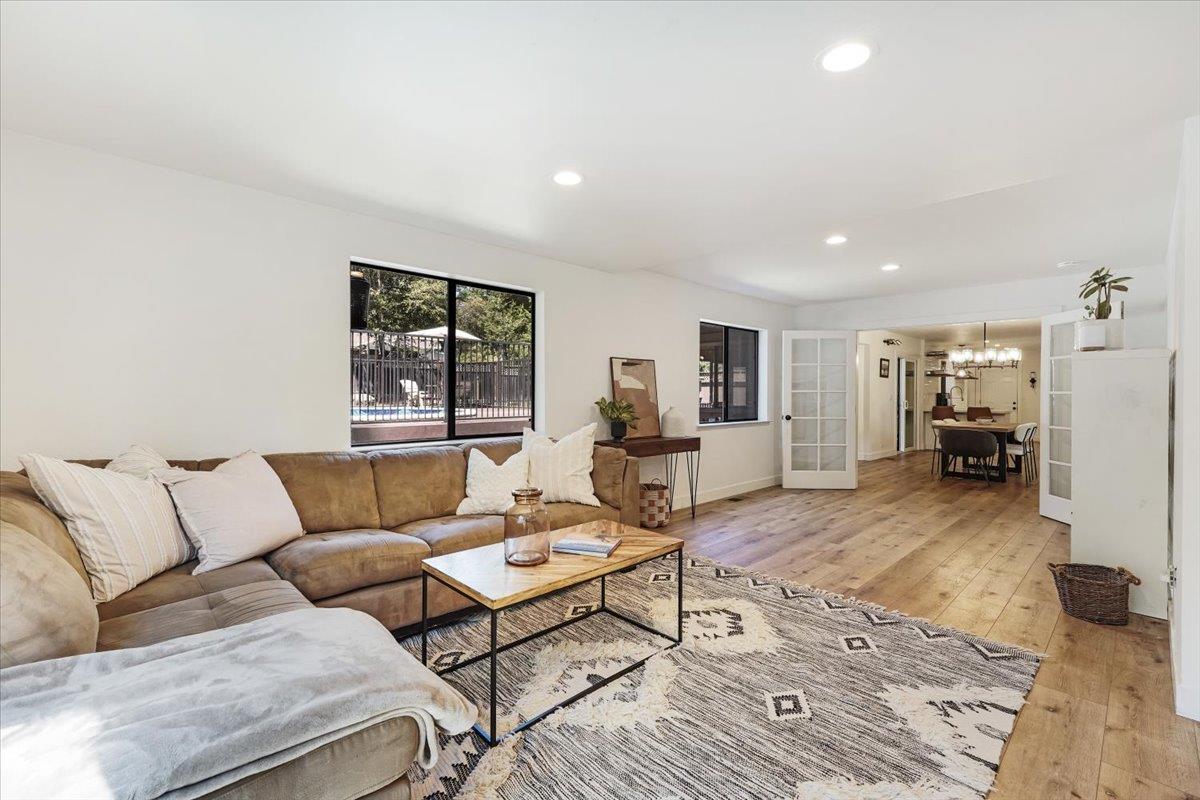 Detail Gallery Image 16 of 59 For 360 Braemoor Dr, Santa Cruz,  CA 95060 - 4 Beds | 3/1 Baths