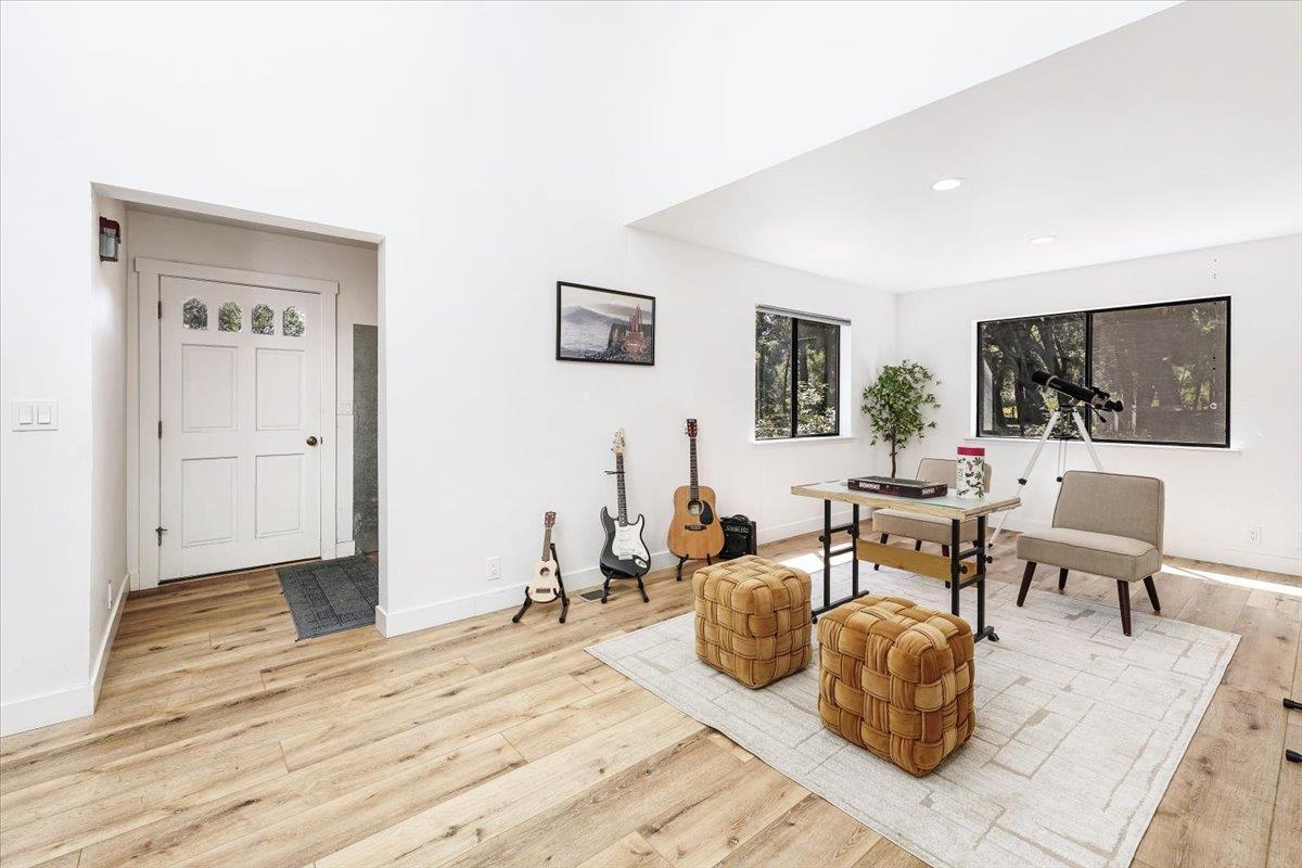 Detail Gallery Image 17 of 59 For 360 Braemoor Dr, Santa Cruz,  CA 95060 - 4 Beds | 3/1 Baths