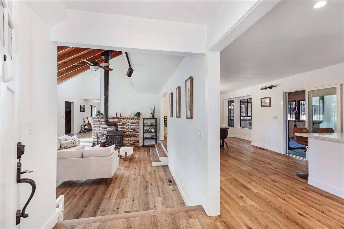 Detail Gallery Image 3 of 59 For 360 Braemoor Dr, Santa Cruz,  CA 95060 - 4 Beds | 3/1 Baths