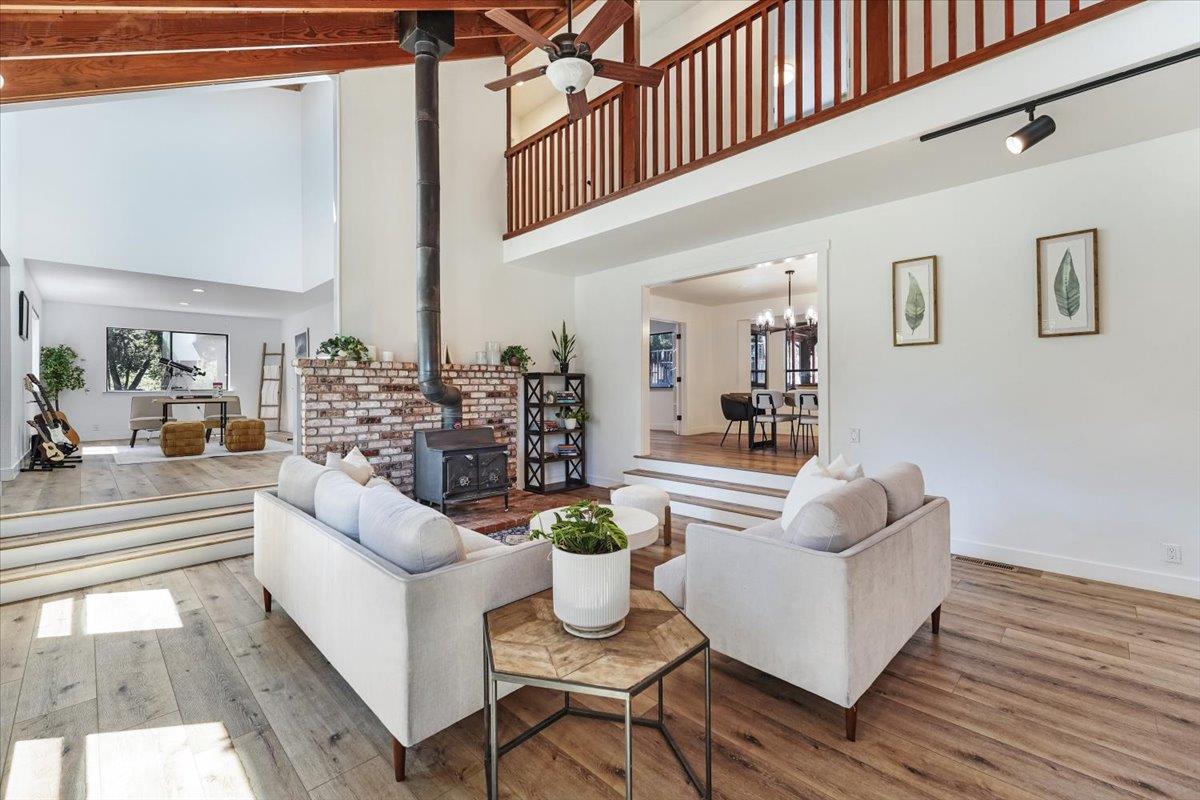 Detail Gallery Image 7 of 59 For 360 Braemoor Dr, Santa Cruz,  CA 95060 - 4 Beds | 3/1 Baths