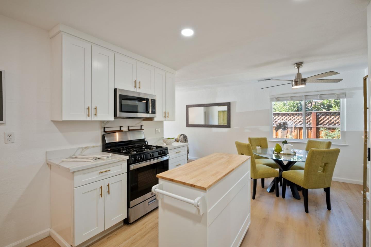 Detail Gallery Image 13 of 33 For 3305 Hickerson Dr, San Jose,  CA 95127 - 3 Beds | 2/1 Baths