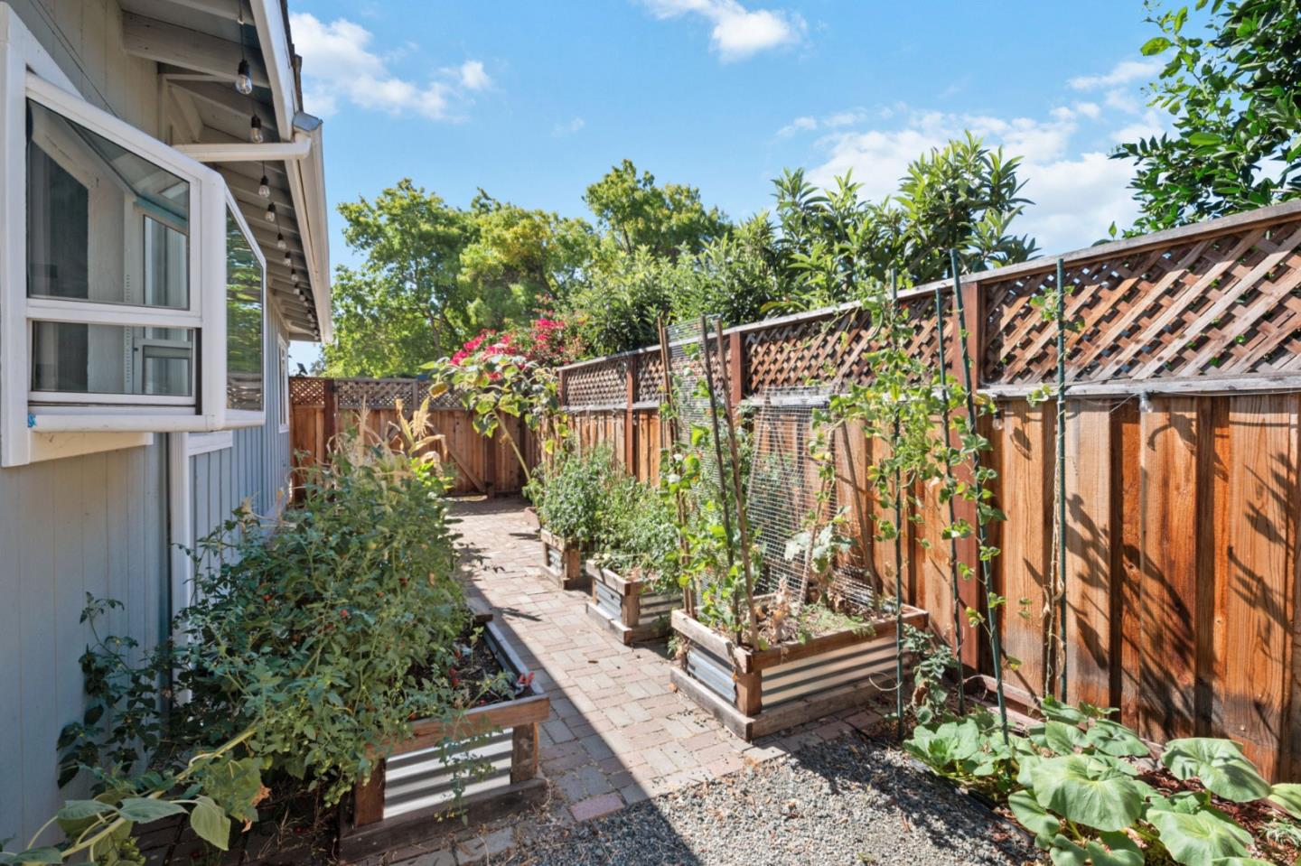 Detail Gallery Image 20 of 33 For 3305 Hickerson Dr, San Jose,  CA 95127 - 3 Beds | 2/1 Baths