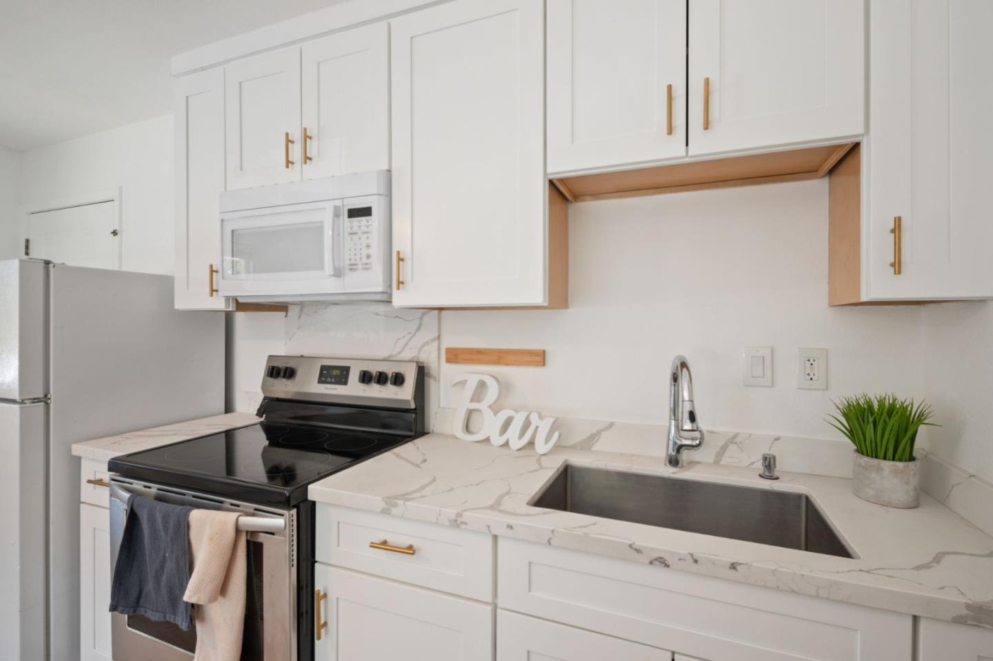 Detail Gallery Image 28 of 33 For 3305 Hickerson Dr, San Jose,  CA 95127 - 3 Beds | 2/1 Baths