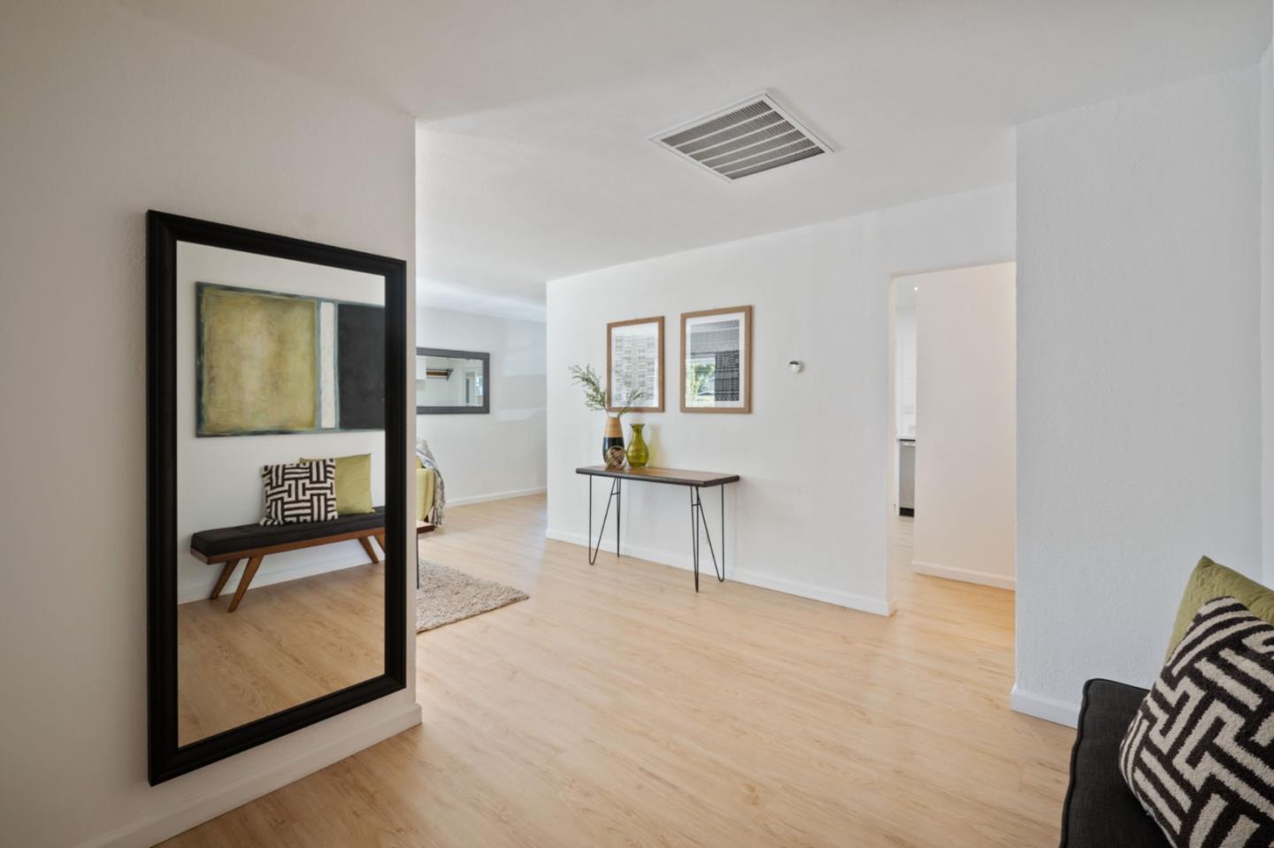 Detail Gallery Image 5 of 33 For 3305 Hickerson Dr, San Jose,  CA 95127 - 3 Beds | 2/1 Baths