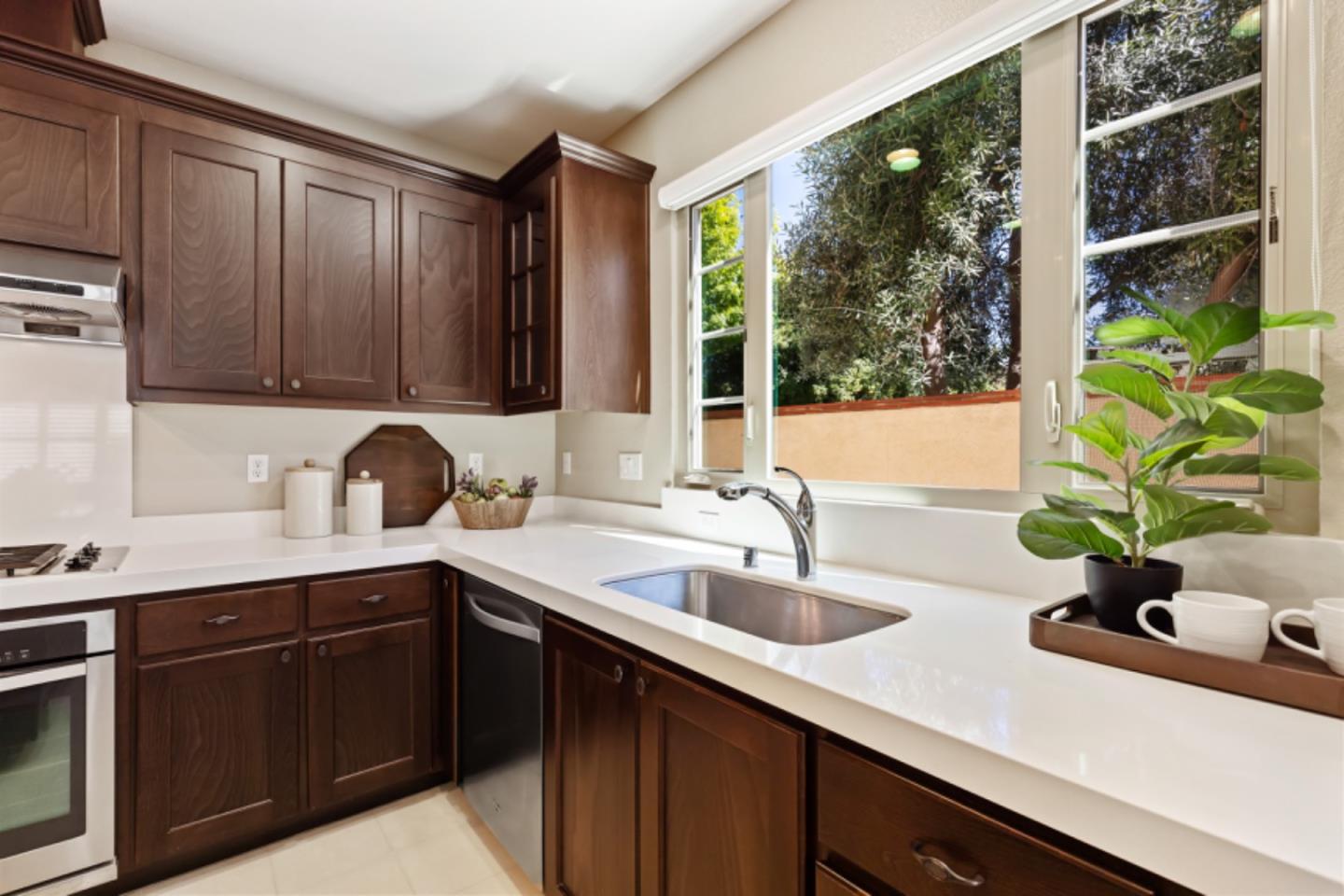 Detail Gallery Image 10 of 33 For 99 Goodman Ln, Milpitas,  CA 95035 - 4 Beds | 3/1 Baths