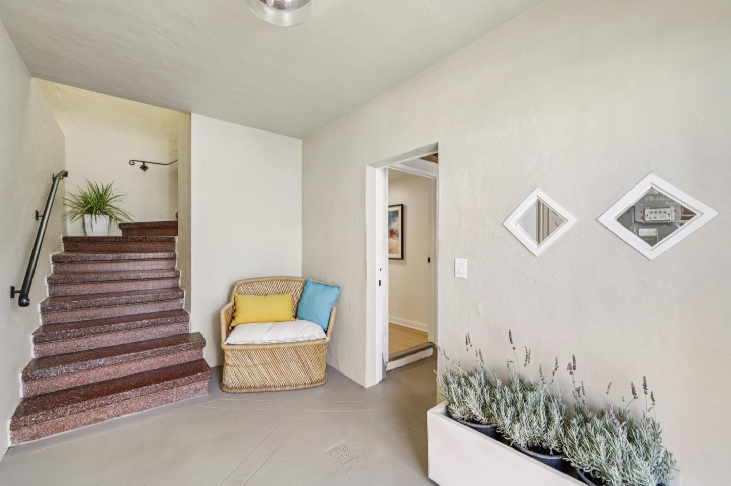 Detail Gallery Image 4 of 33 For 274 Maynard St, San Francisco,  CA 94112 - 3 Beds | 2 Baths