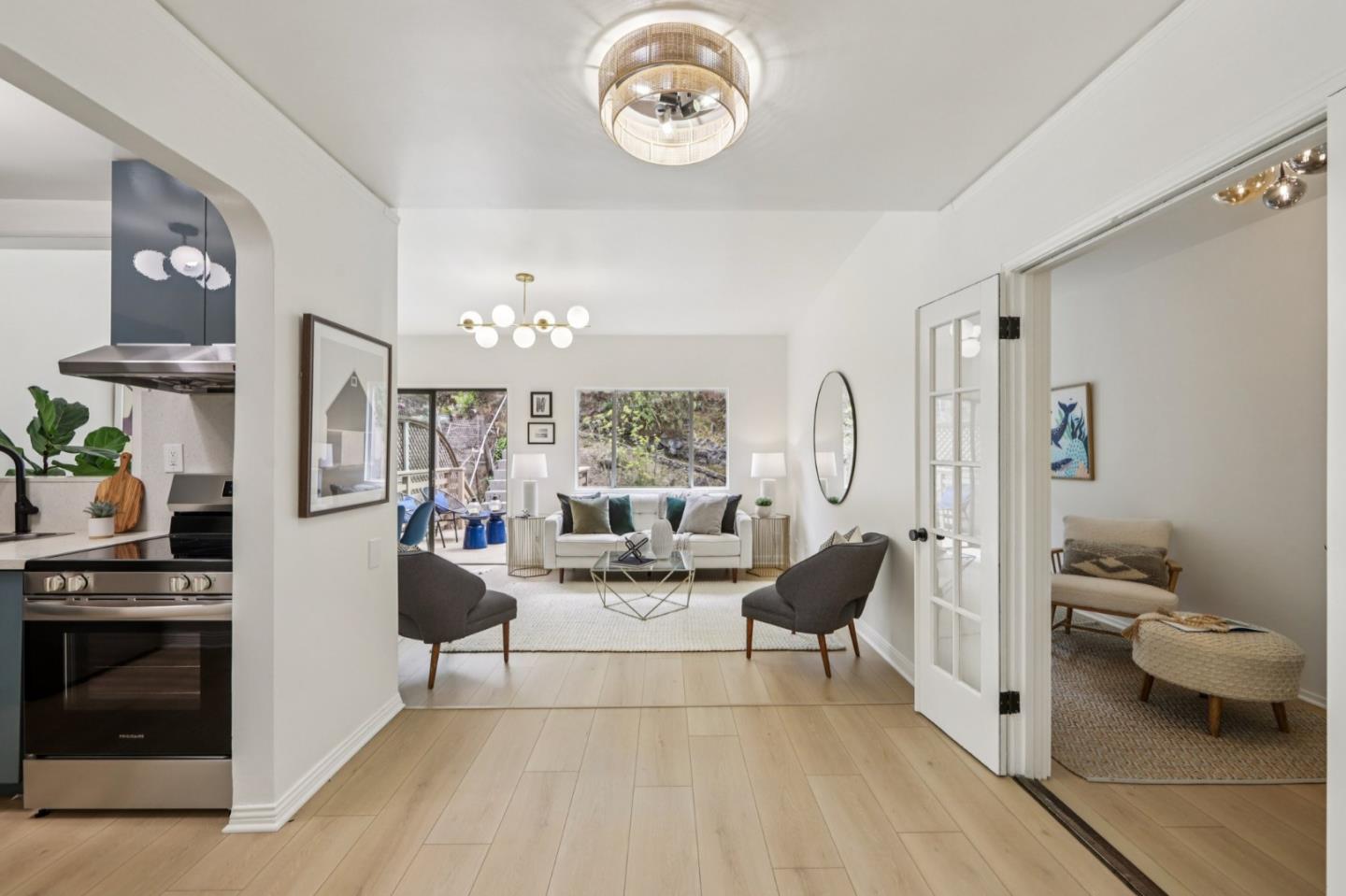 Detail Gallery Image 5 of 33 For 274 Maynard St, San Francisco,  CA 94112 - 3 Beds | 2 Baths