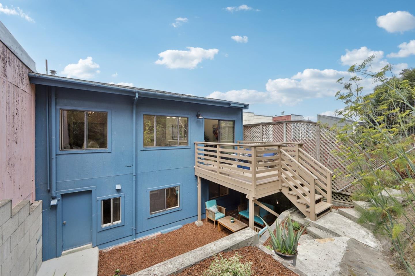 Detail Gallery Image 9 of 33 For 274 Maynard St, San Francisco,  CA 94112 - 3 Beds | 2 Baths