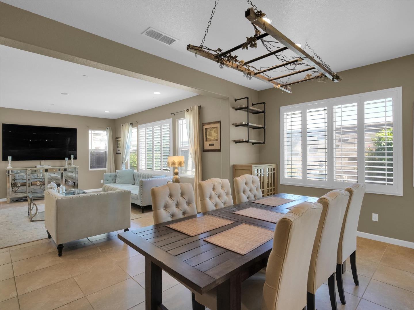 Detail Gallery Image 11 of 50 For 325 W Alcala Ave, Mountain House,  CA 95391 - 4 Beds | 3 Baths
