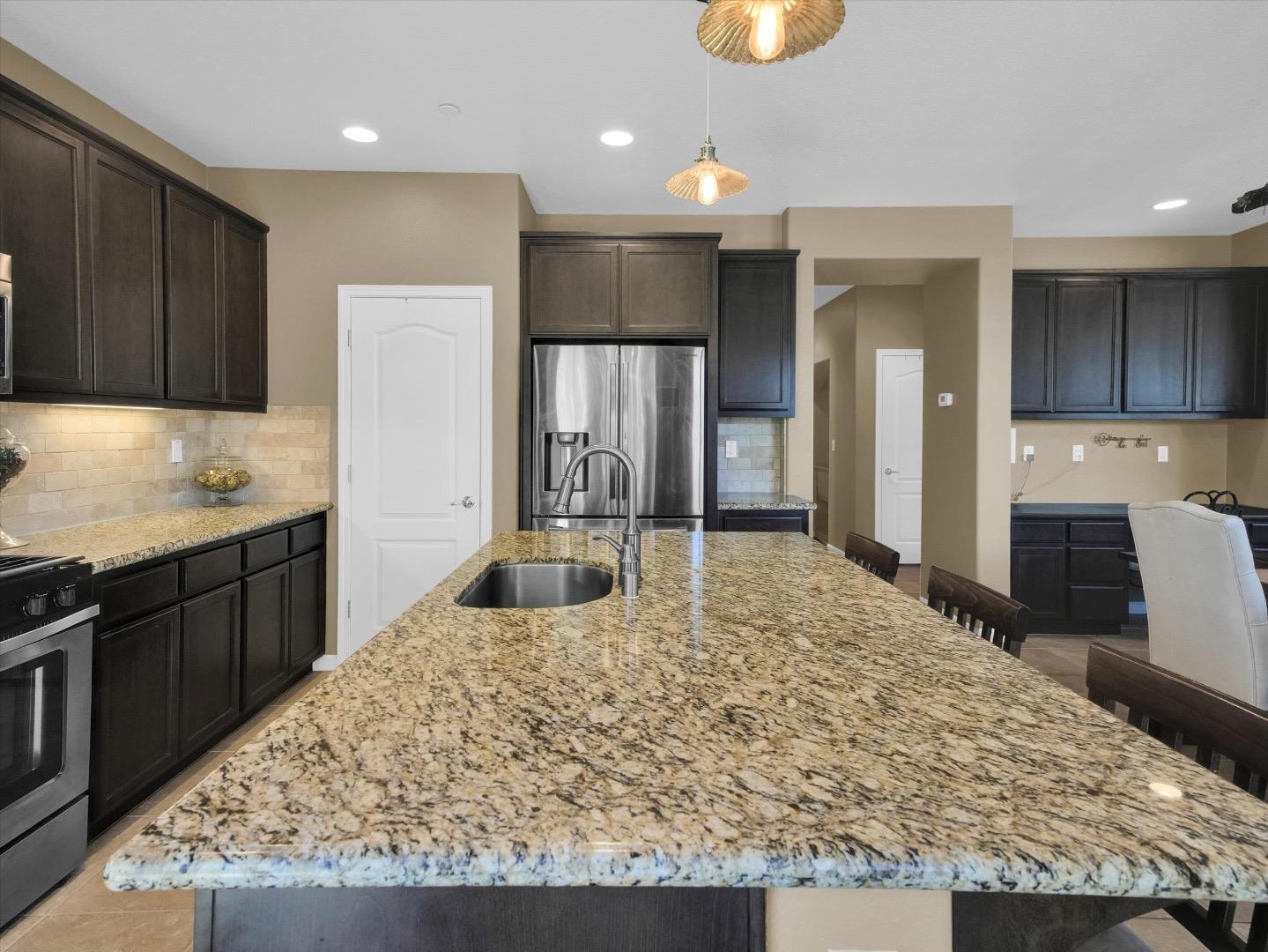 Detail Gallery Image 15 of 50 For 325 W Alcala Ave, Mountain House,  CA 95391 - 4 Beds | 3 Baths