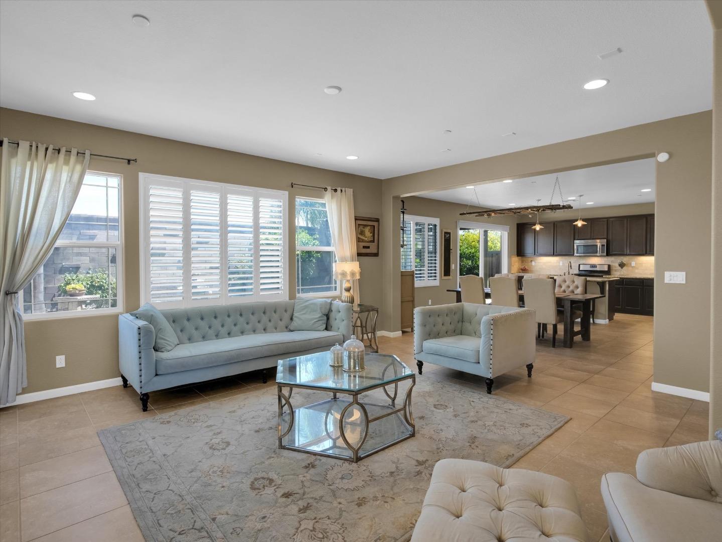 Detail Gallery Image 3 of 50 For 325 W Alcala Ave, Mountain House,  CA 95391 - 4 Beds | 3 Baths