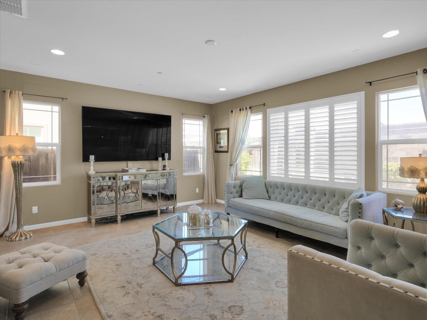 Detail Gallery Image 6 of 50 For 325 W Alcala Ave, Mountain House,  CA 95391 - 4 Beds | 3 Baths