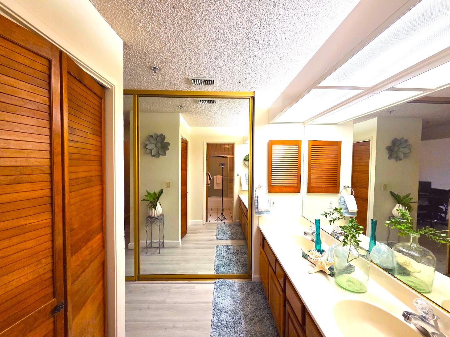Detail Gallery Image 8 of 21 For 3715 Terstena Pl #202,  Santa Clara,  CA 95051 - 2 Beds | 2 Baths