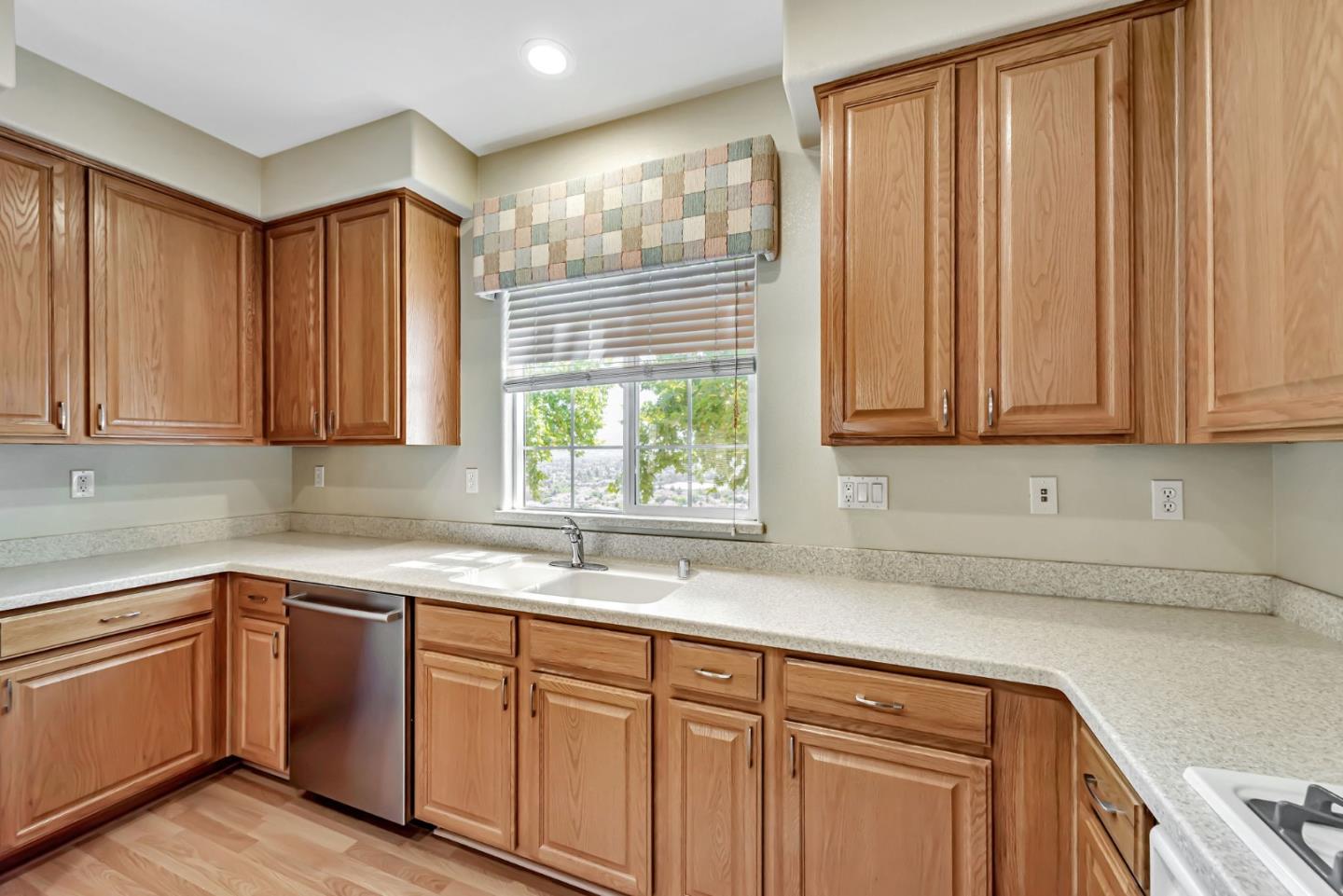Detail Gallery Image 39 of 47 For 501 Casselino Dr, San Jose,  CA 95136 - 2 Beds | 2/1 Baths