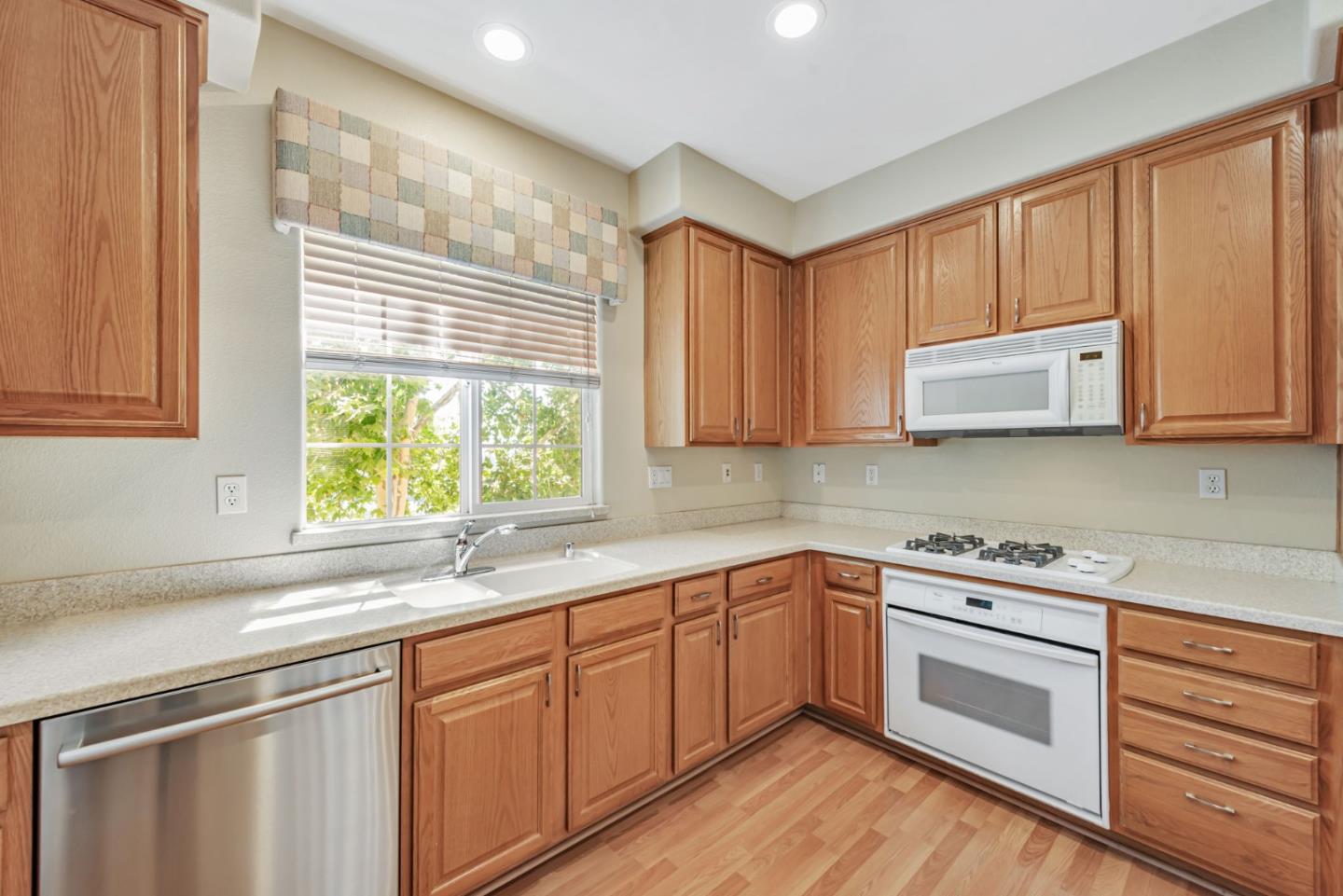 Detail Gallery Image 40 of 47 For 501 Casselino Dr, San Jose,  CA 95136 - 2 Beds | 2/1 Baths