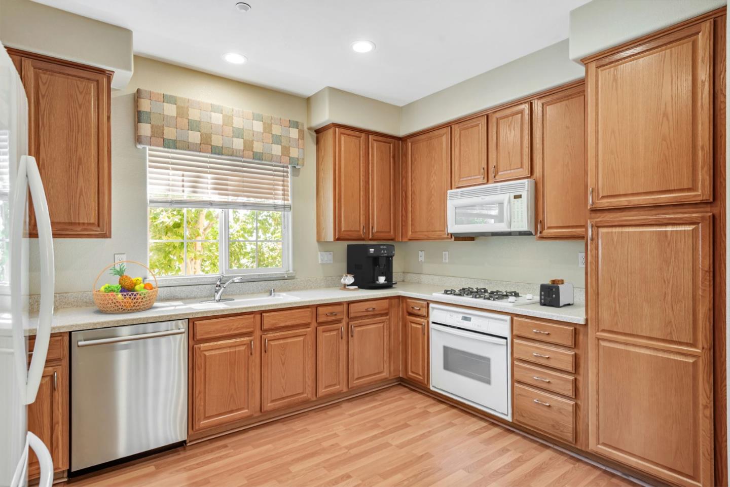 Detail Gallery Image 7 of 47 For 501 Casselino Dr, San Jose,  CA 95136 - 2 Beds | 2/1 Baths