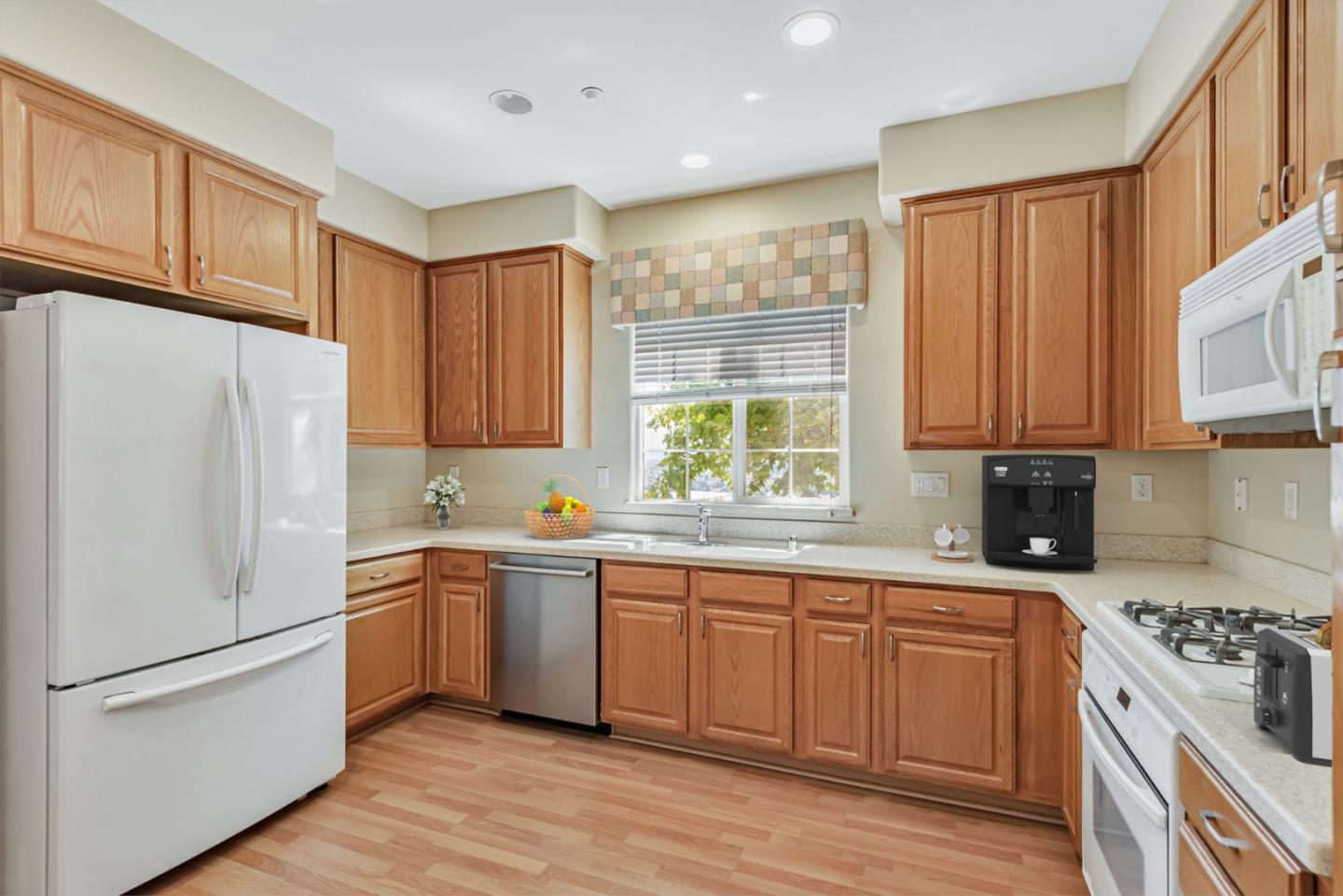 Detail Gallery Image 8 of 47 For 501 Casselino Dr, San Jose,  CA 95136 - 2 Beds | 2/1 Baths