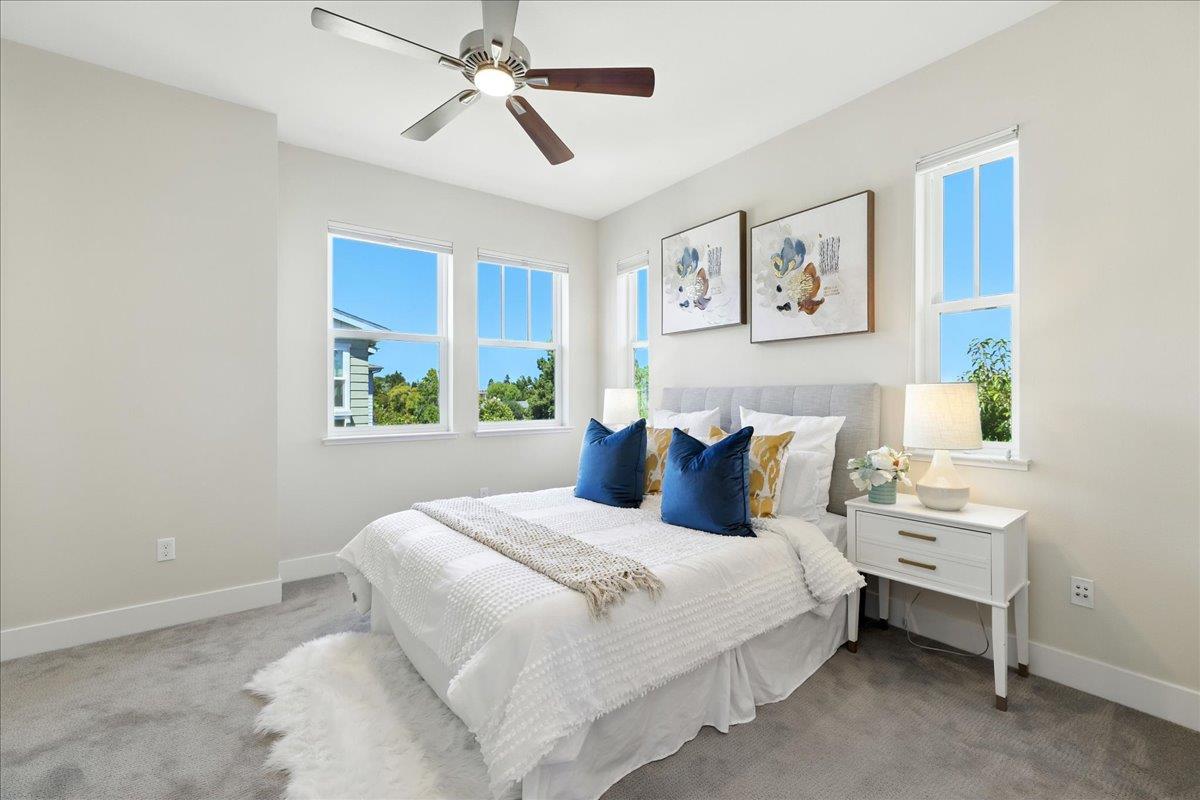 Detail Gallery Image 16 of 39 For 1905 Stella St, Mountain View,  CA 94043 - 3 Beds | 2/1 Baths