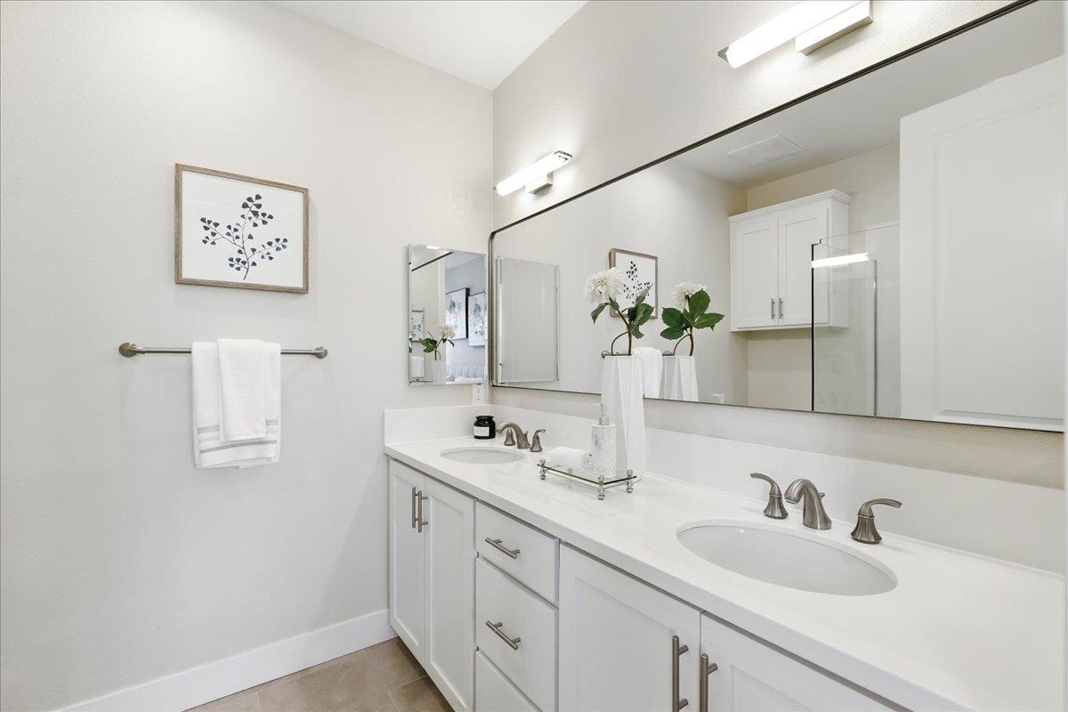 Detail Gallery Image 18 of 39 For 1905 Stella St, Mountain View,  CA 94043 - 3 Beds | 2/1 Baths