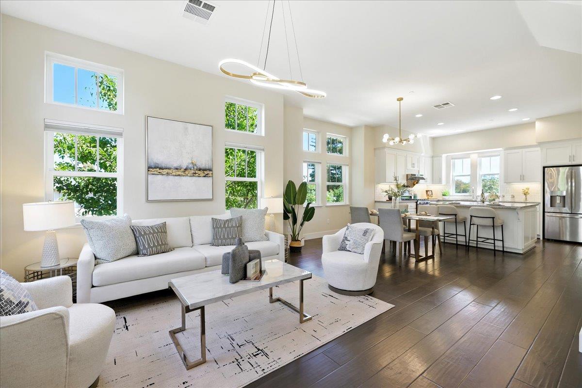 Detail Gallery Image 2 of 39 For 1905 Stella St, Mountain View,  CA 94043 - 3 Beds | 2/1 Baths