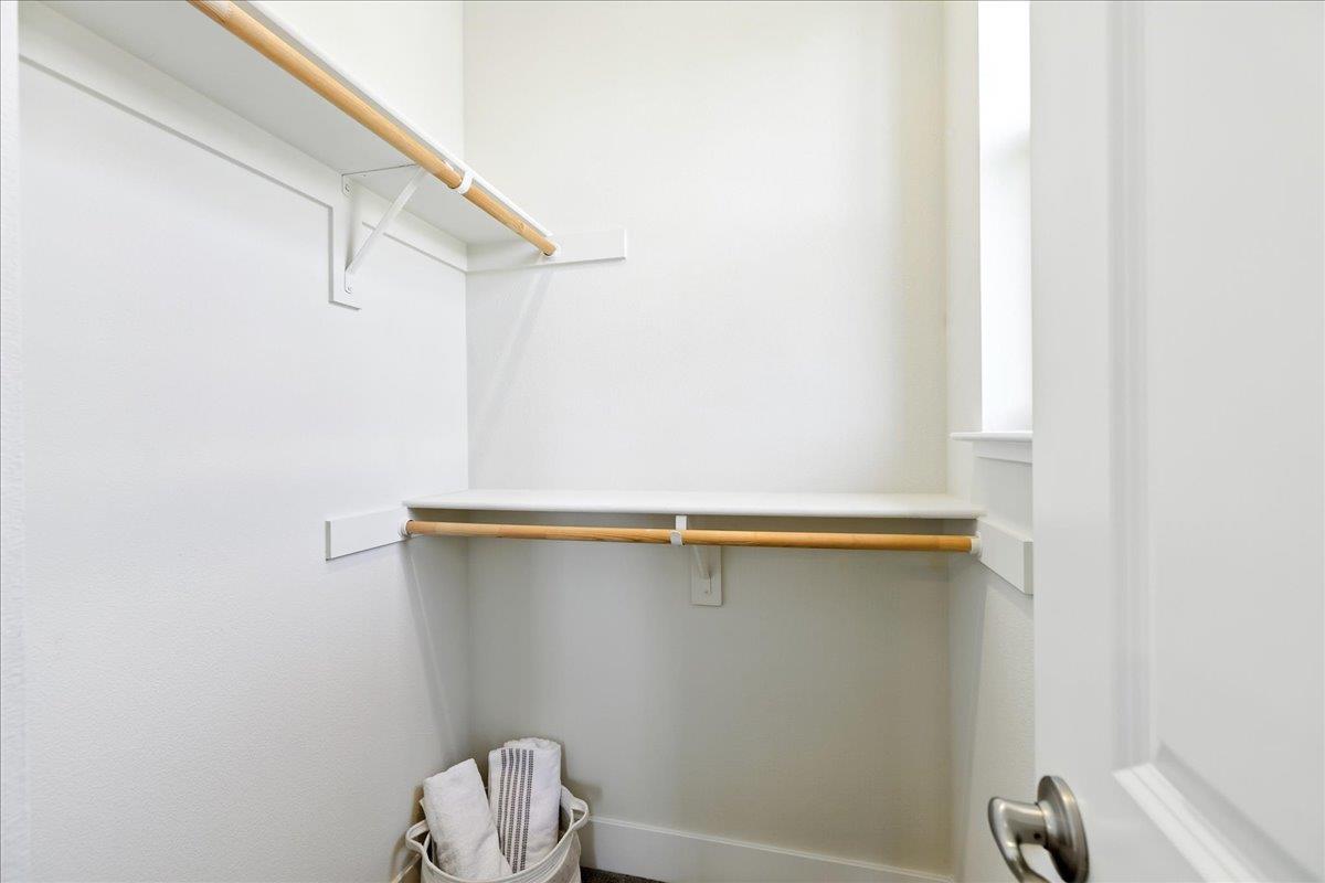Detail Gallery Image 20 of 39 For 1905 Stella St, Mountain View,  CA 94043 - 3 Beds | 2/1 Baths