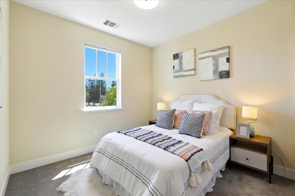 Detail Gallery Image 21 of 39 For 1905 Stella St, Mountain View,  CA 94043 - 3 Beds | 2/1 Baths