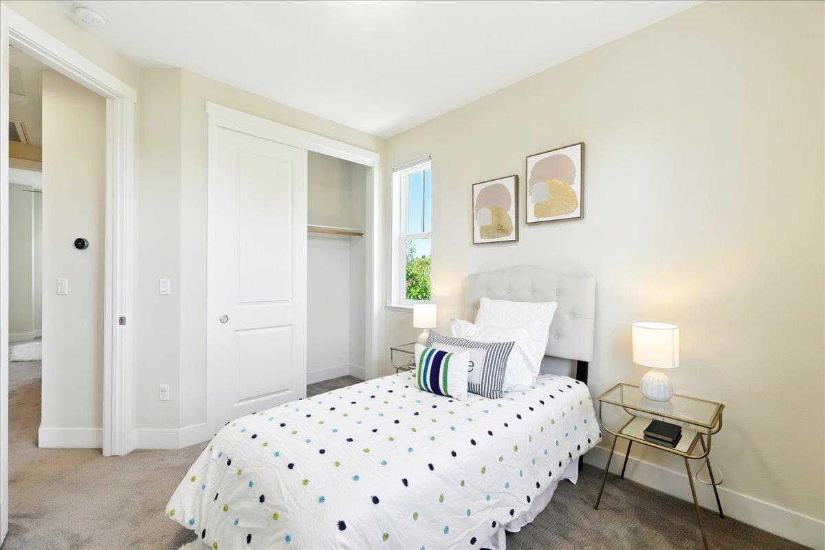 Detail Gallery Image 24 of 39 For 1905 Stella St, Mountain View,  CA 94043 - 3 Beds | 2/1 Baths