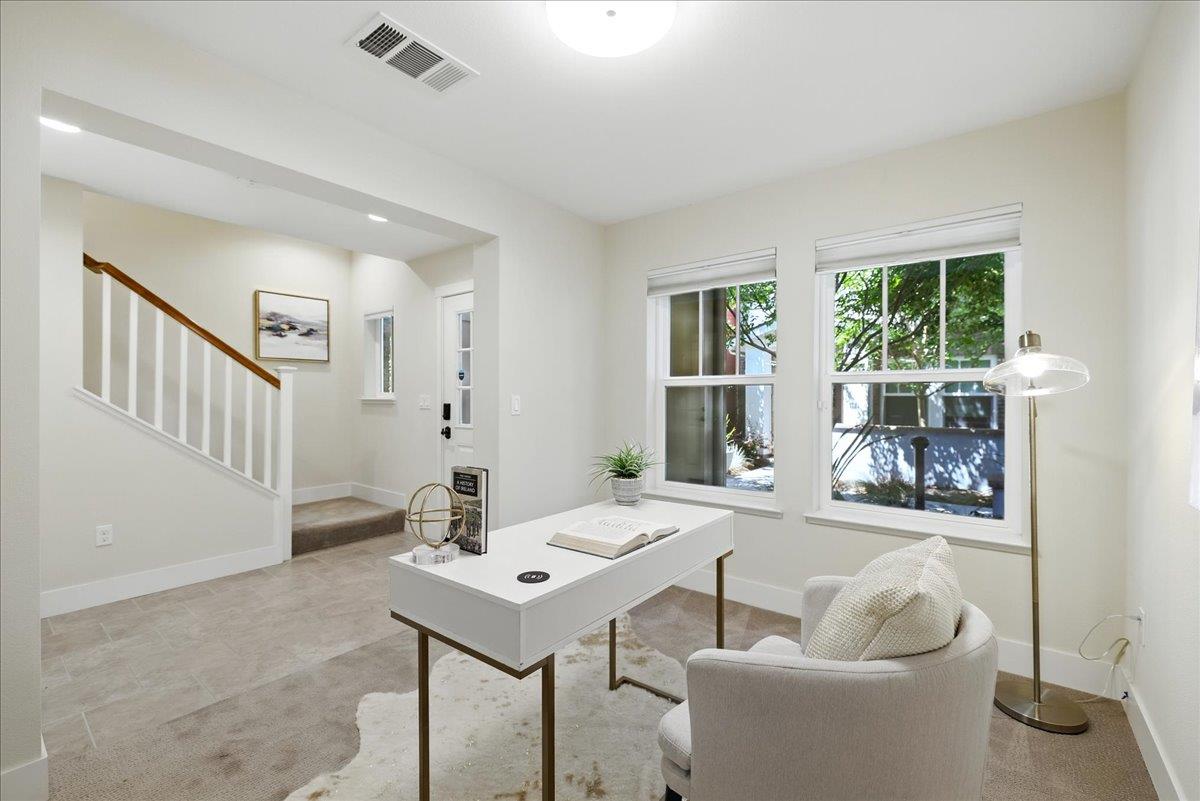 Detail Gallery Image 27 of 39 For 1905 Stella St, Mountain View,  CA 94043 - 3 Beds | 2/1 Baths