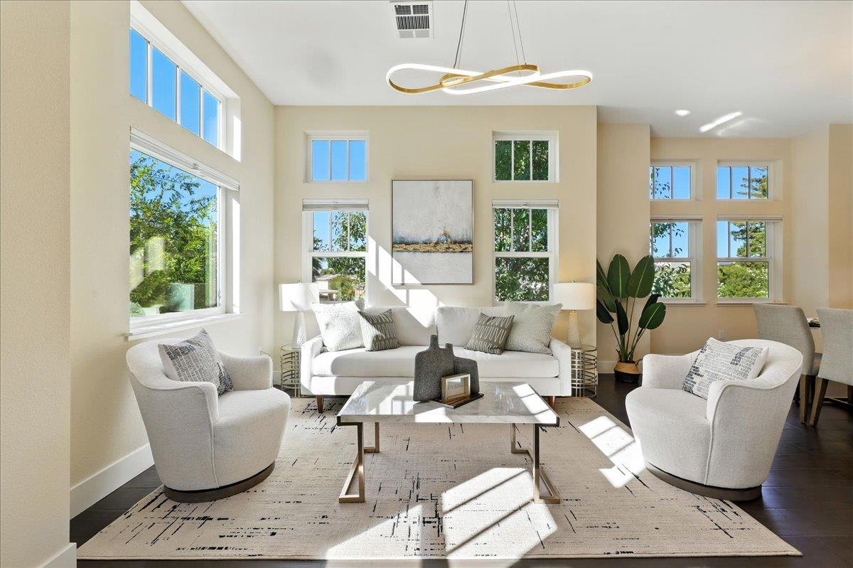 Detail Gallery Image 3 of 39 For 1905 Stella St, Mountain View,  CA 94043 - 3 Beds | 2/1 Baths