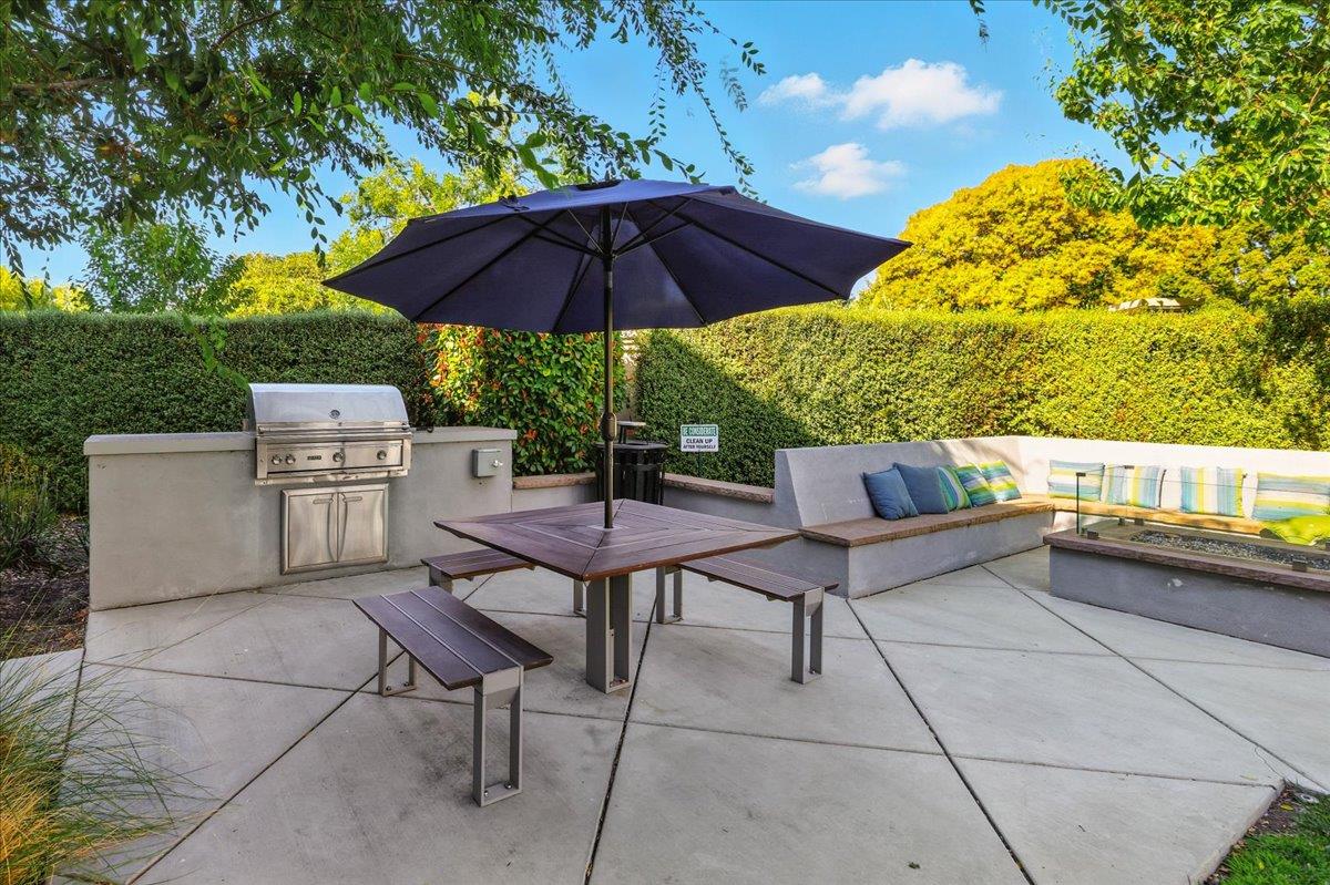 Detail Gallery Image 32 of 39 For 1905 Stella St, Mountain View,  CA 94043 - 3 Beds | 2/1 Baths