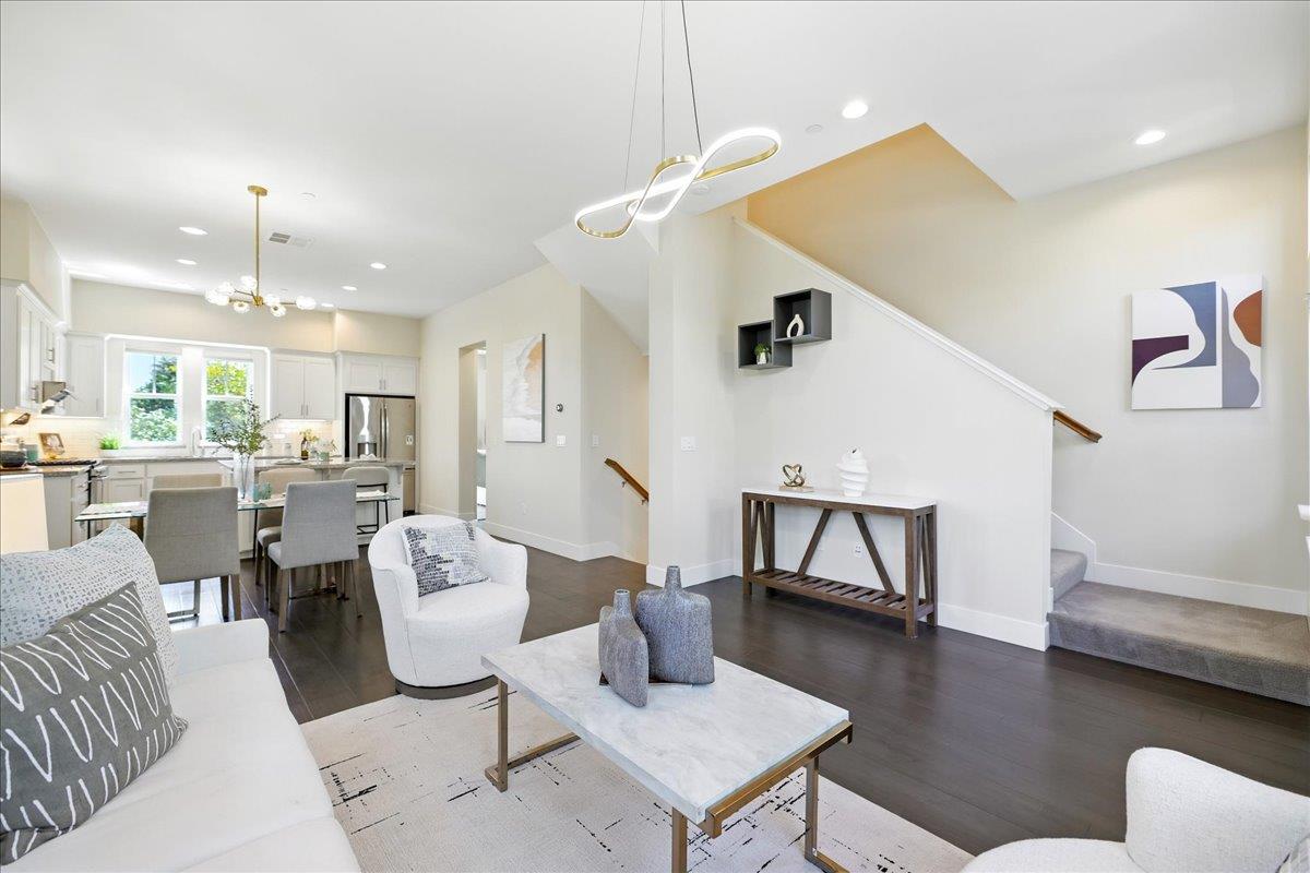 Detail Gallery Image 6 of 39 For 1905 Stella St, Mountain View,  CA 94043 - 3 Beds | 2/1 Baths